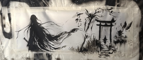 Grande peinture à l'encre avec torii pour décorer un lieu
